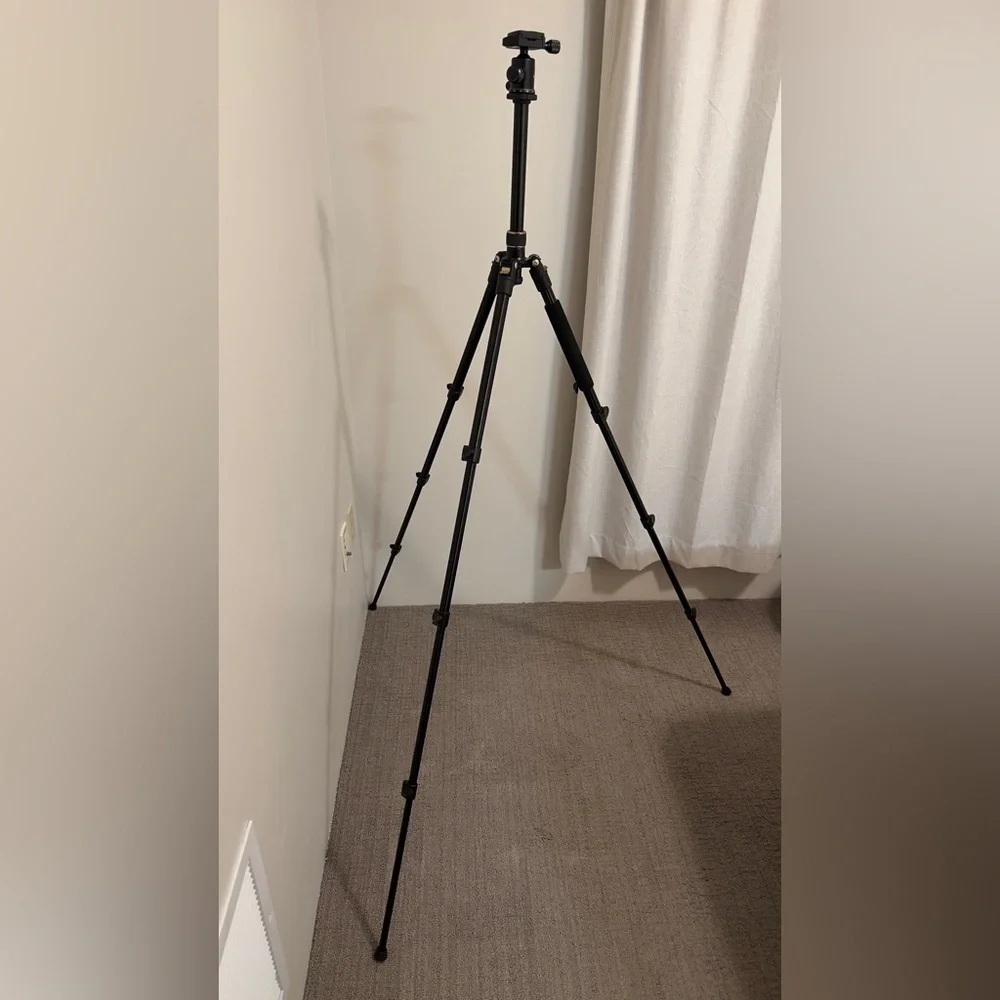 Black Tripod for Cameras - Picture 2 of 4
